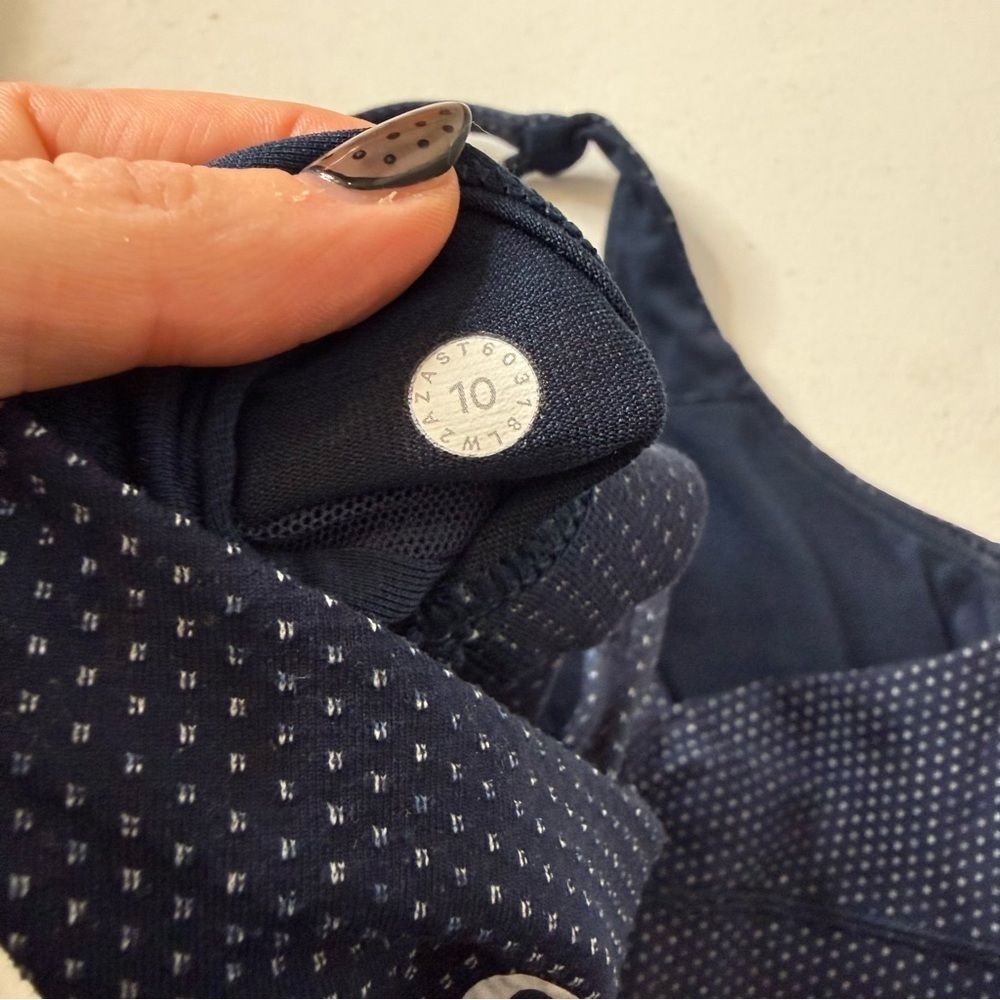Lululemon Athletica Energy Bra
Pacific Pointe Jacquard True Navy Onyx Blue 10 - Picture 8 of 8